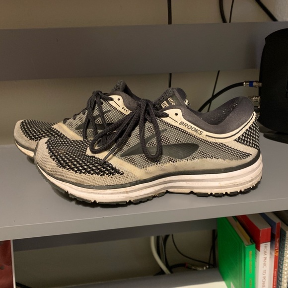 brooks running store